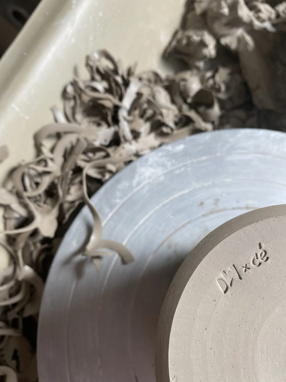 Digby Dog Shaped Bowl - Donna Wilson x Cécile Dumetier