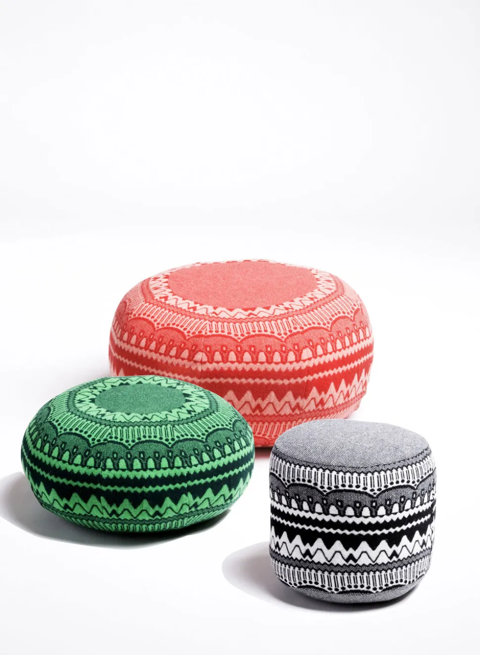Frank Pouffe in ZigZag - Red