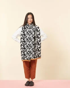 Monoglyph Blanket Scarf - Black